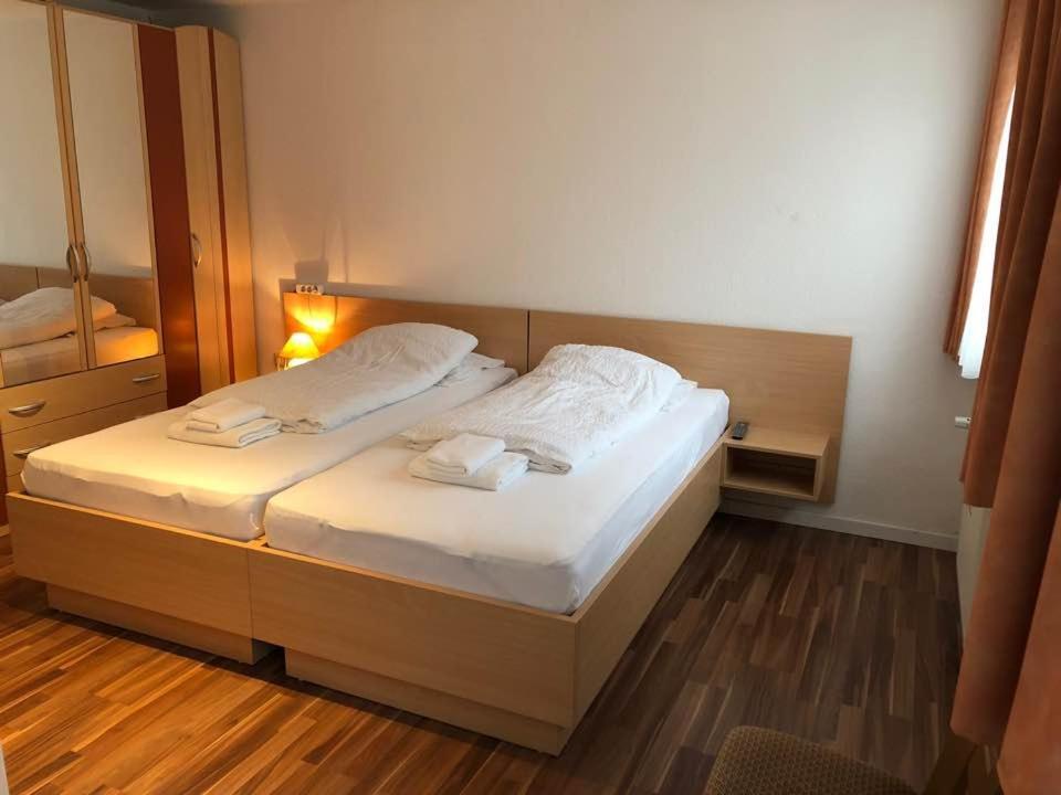Hotel Kriftelerhof Екстер'єр фото