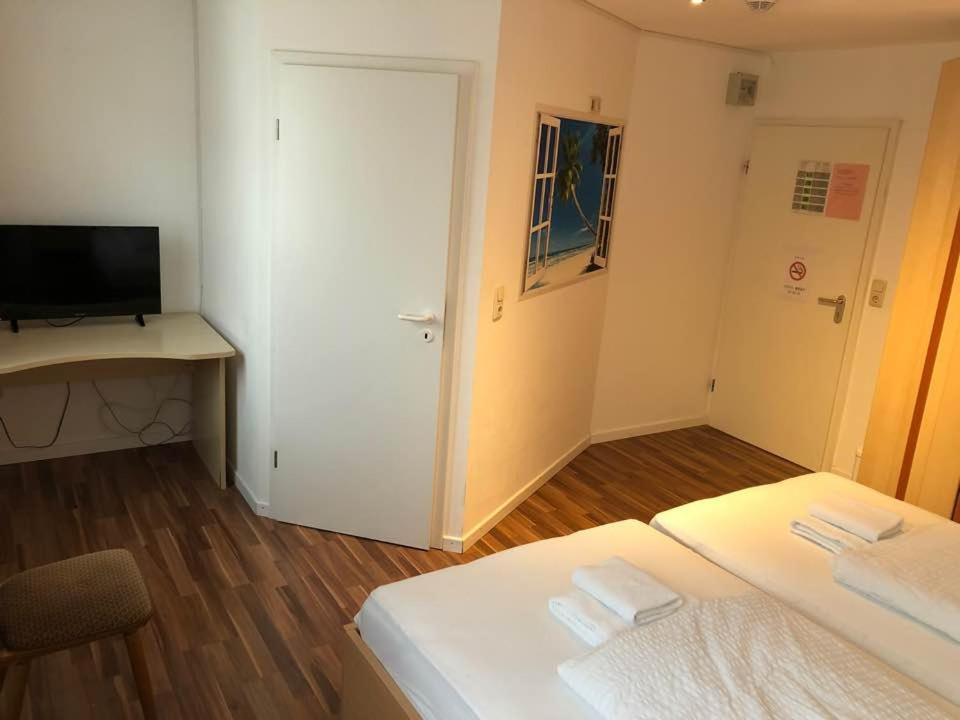 Hotel Kriftelerhof Екстер'єр фото