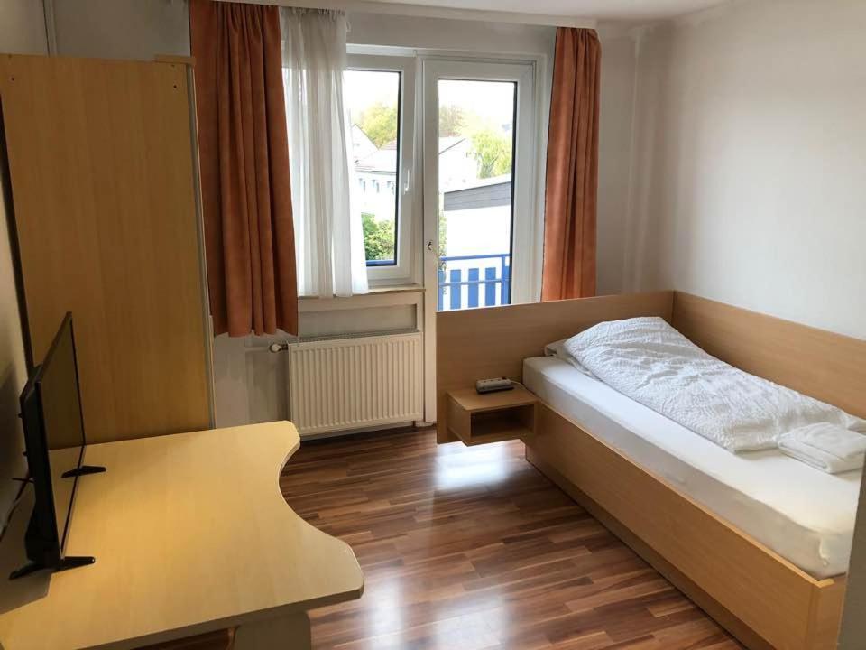 Hotel Kriftelerhof Екстер'єр фото