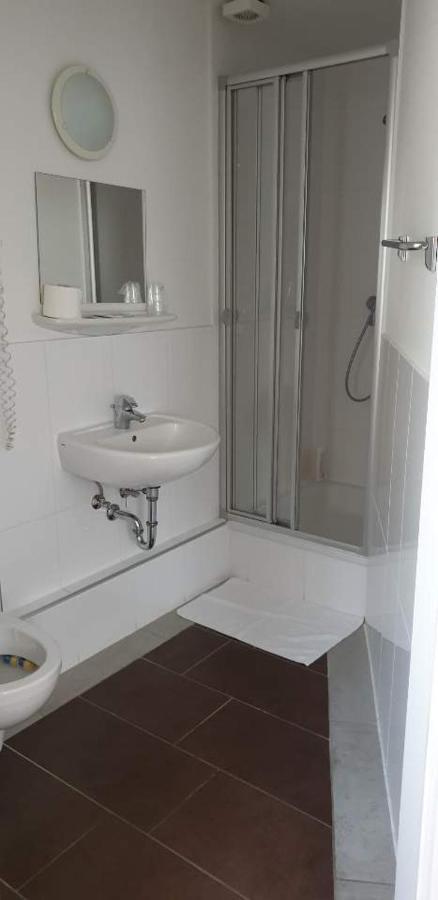 Hotel Kriftelerhof Екстер'єр фото