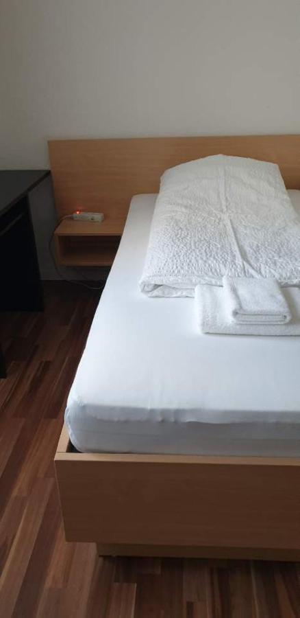 Hotel Kriftelerhof Екстер'єр фото